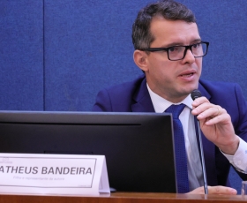 Lançamento da obra Crimes de feminicídio no enquadramento midiático: o que não é nominado não existe (Brasil, 2015-2018). 04/12/2025. Foto: Beto Monteiro/Ascom UnB